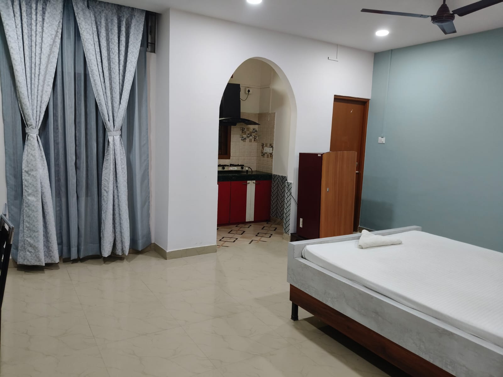 Best Budget Hotel near Pratiksha Hospital Guwahati | Atithi Home